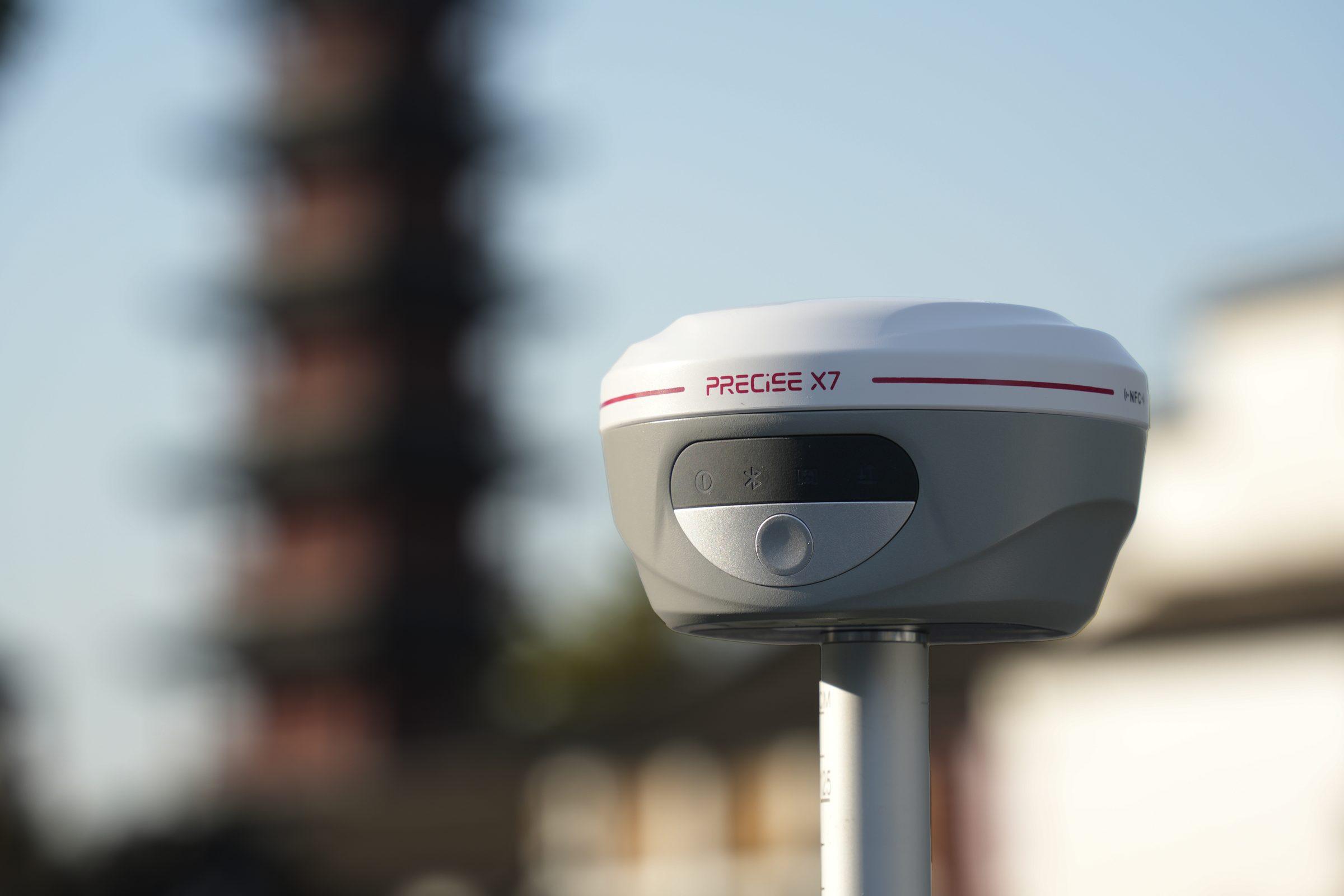 PRECISE X7 receiver close-up outdoors